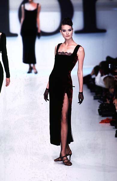 dior 90s|Dior 90s runway.